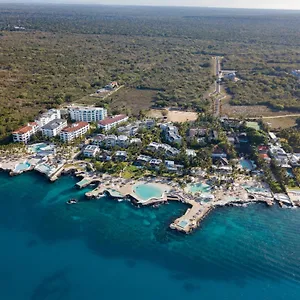 אתר נופש Tracadero Beach, בייהיבה